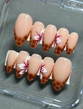 Floral press-on nails