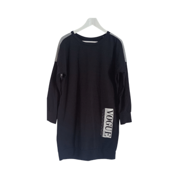 Musta pitkä collegepaita