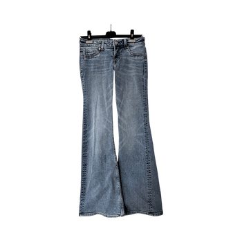 low waisted light blue flared jeans