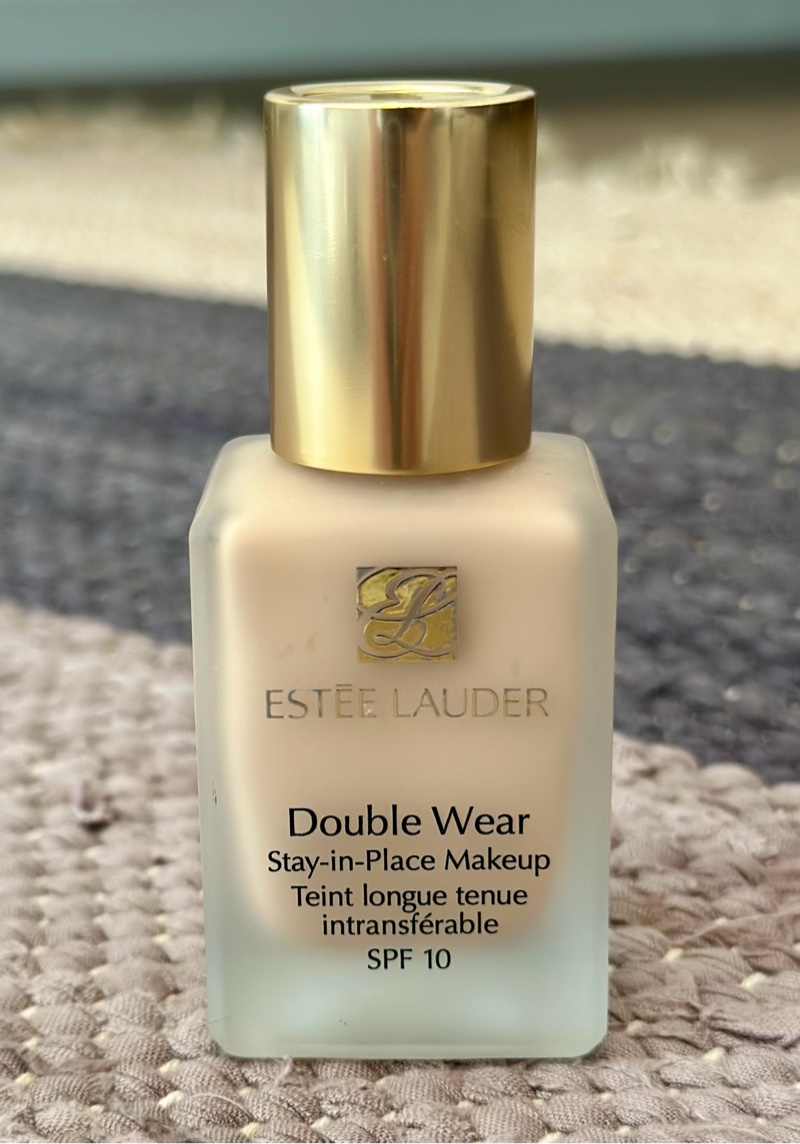 Double Wear Stay-in-Place Makeup