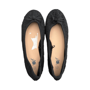 Mustat pitsiballerinat