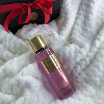 Pink shimmer body mist