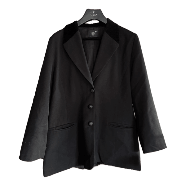 Black velvet collar blazer
