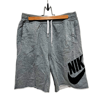 harmaat miesten Nike shortsit