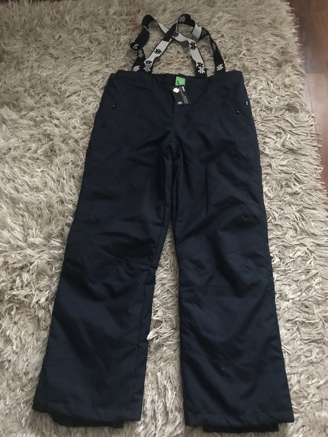 Ski industries sportswear