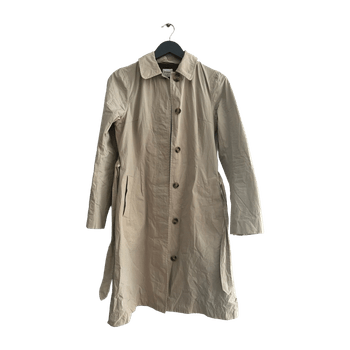 Boomerang coat
