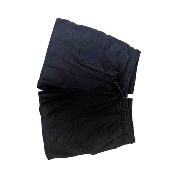 Mustat shortsit XL
