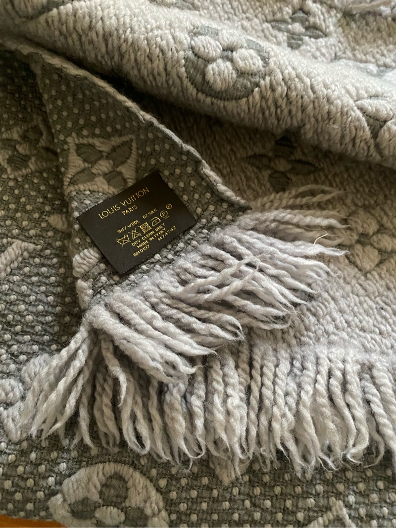 Louis Vuitton Logomania wool scarf 