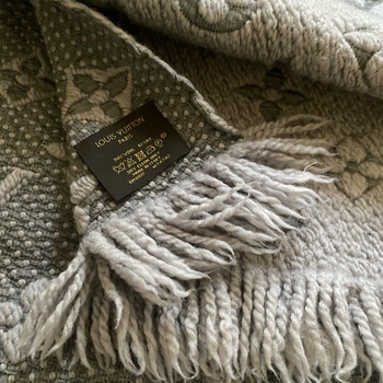 Louis Vuitton Logomania wool scarf 