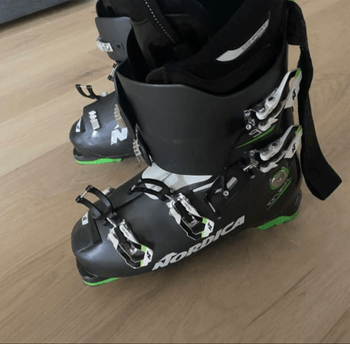 NORDICA CRUISE 90 ski boots