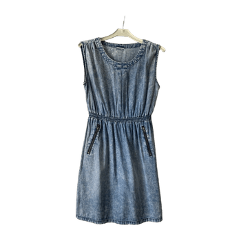 Noisy may dress