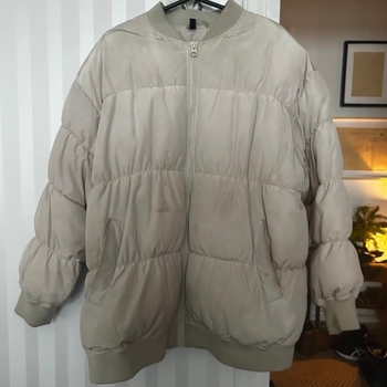 H&M Winter Beige Puffer Jacket / Size M