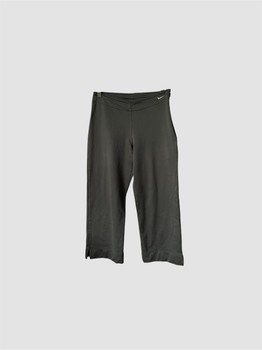 Black Nike capri leggings