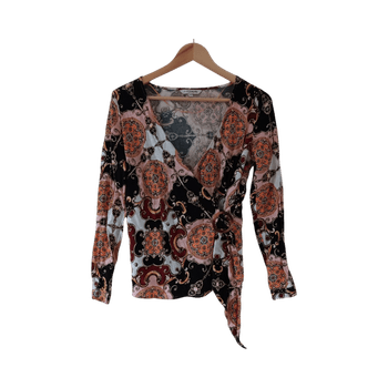 Kuviollinen kietaisupaita