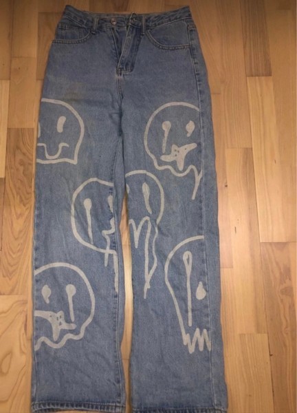 shein mustriga teksapüksid