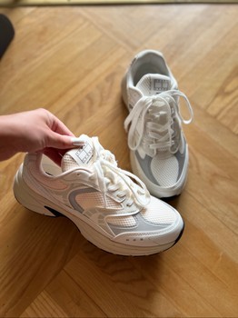 Tommy Jeans white sneakers