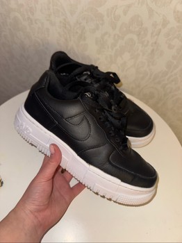 Nike Air Force 1 Pixel
