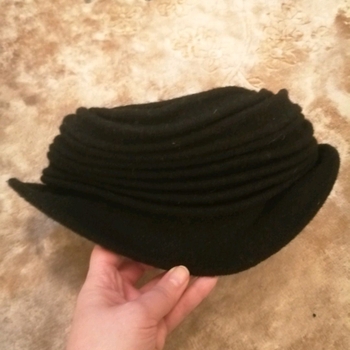 Villa wool headwear