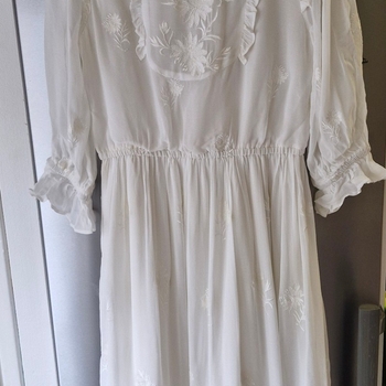 White lace dress River Island