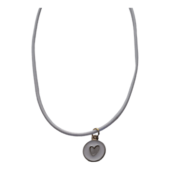 Valkoinen sydänkaulakoru