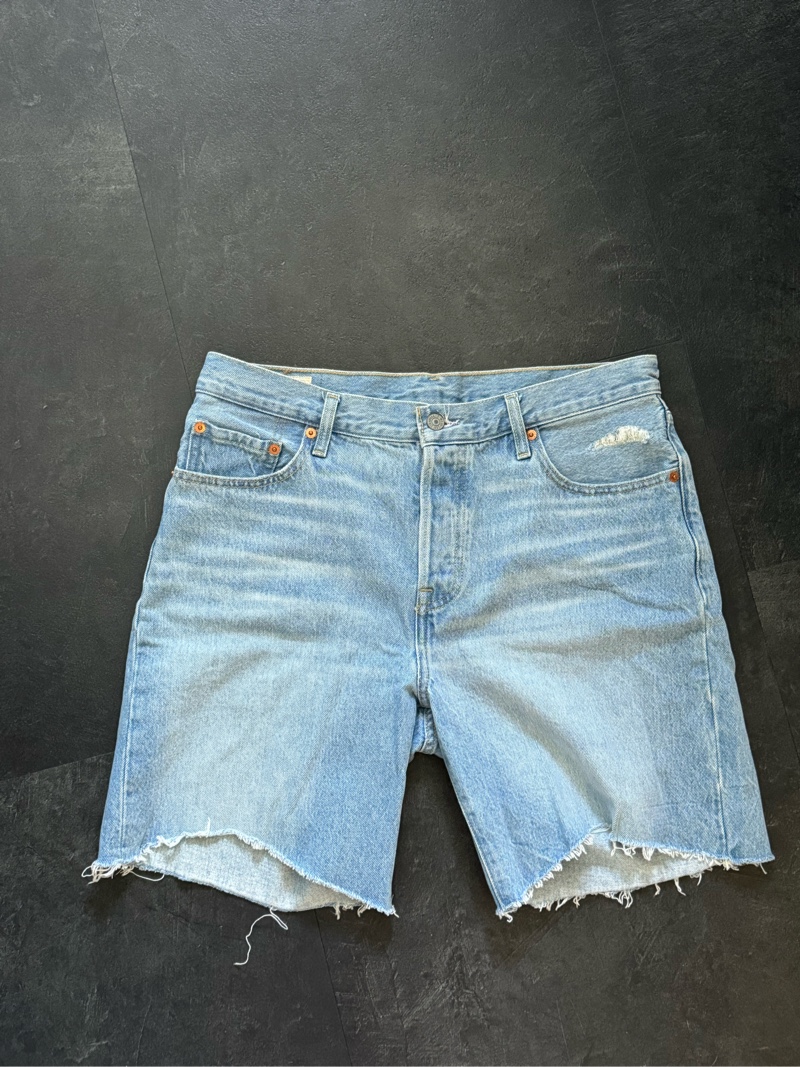 Vaaleat Levi’s farkkushortsit