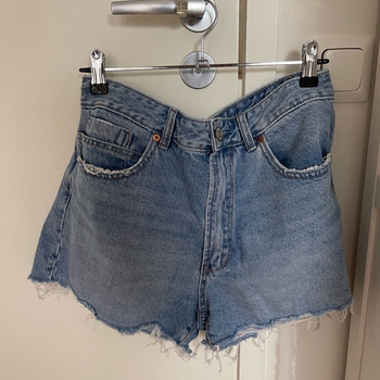Stradivarius farkkushortsit