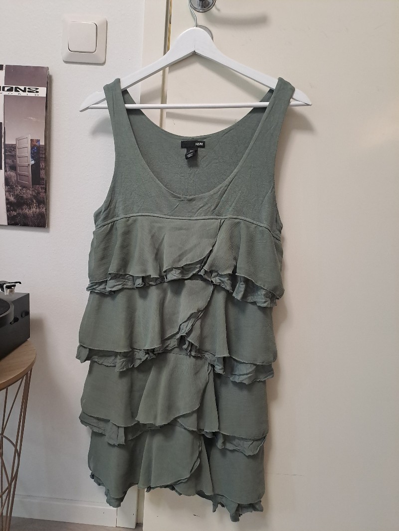 H&M vihertävänharmaa röyhelömekko – koko M