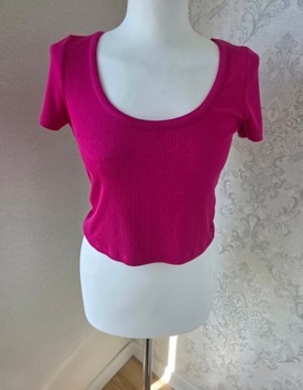 Pink ribbed crop top