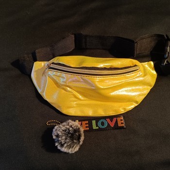 Geltonas diržinis krepšys