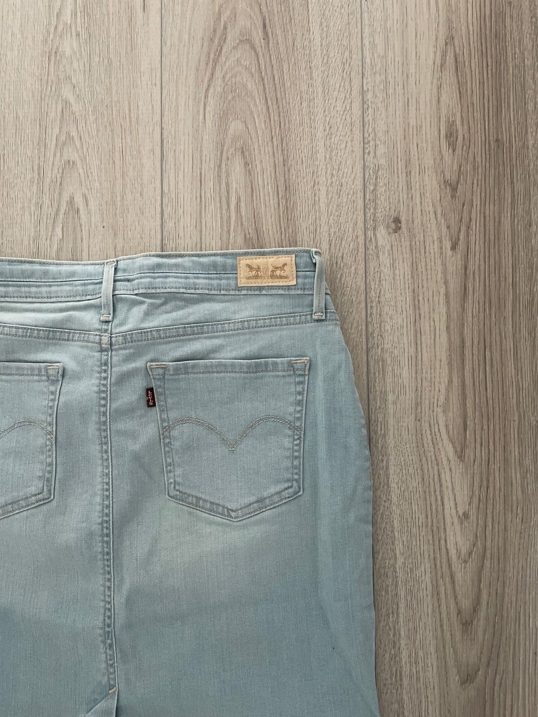 Levi’s skirt