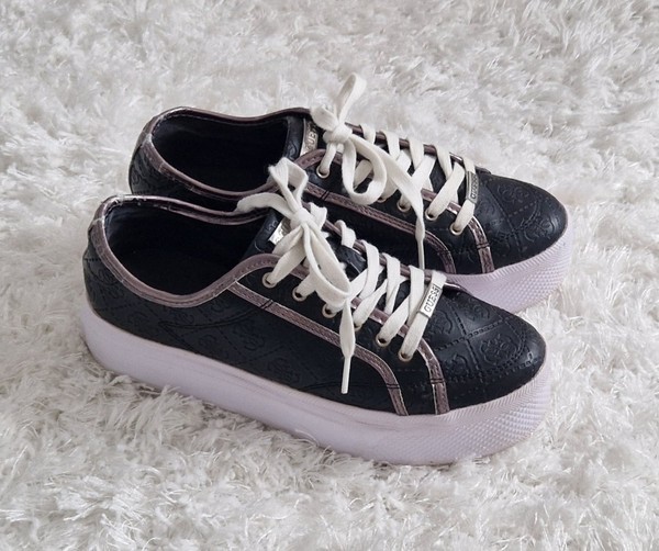 Guess mustat tennarit, 37