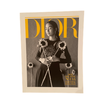 Dior upea kirja/ lehti