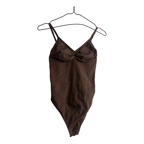 Muotoileva body