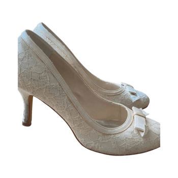 Lace bow heels