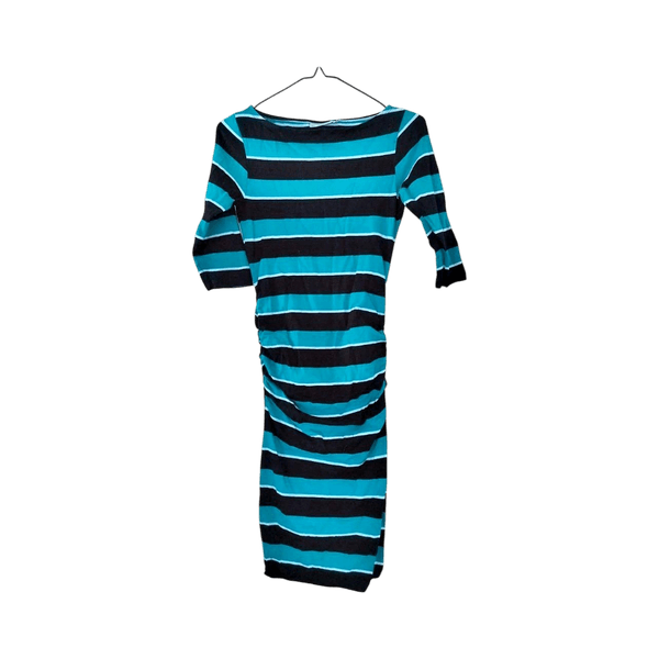 Raidallinen mekko