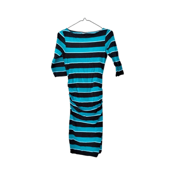 Raidallinen mekko
