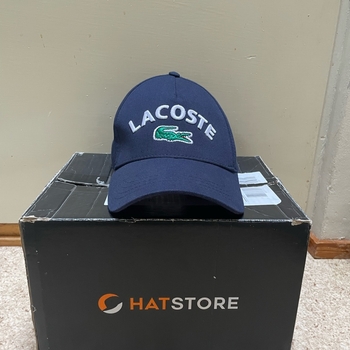 Lacoste lippis