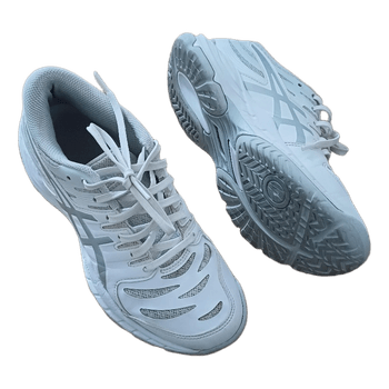 Valkoiset Asics lenkkarit