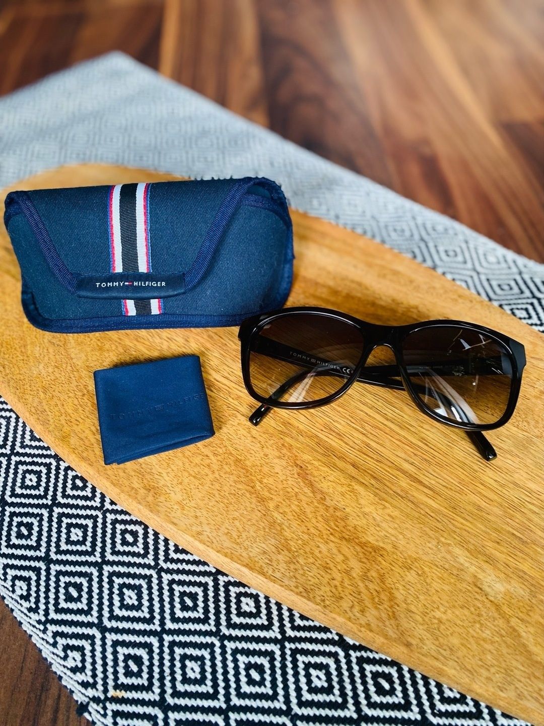 Tommy hilfiger sunglasses
