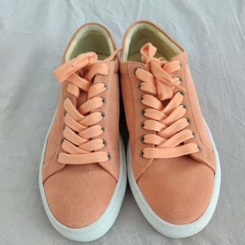 Makia sneakers
