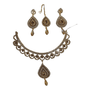 Gold tone jewellery set