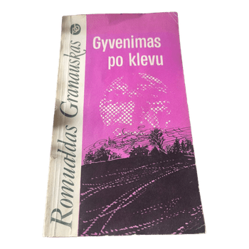 Gyvenimas po klevu knyga