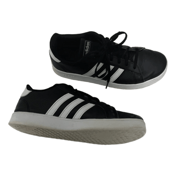 Mustat Adidas tennarit