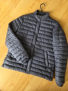 Pilka Barbour striukė