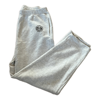 grey sweatpants