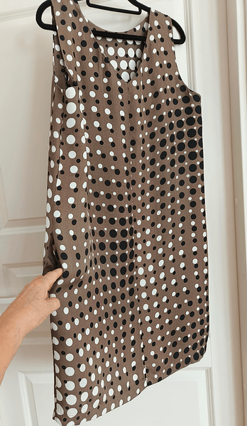 Ruskea polka dot mekko