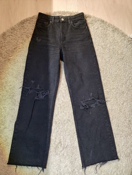 Mustat ripped jeans
