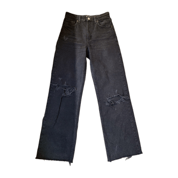 Mustat ripped jeans