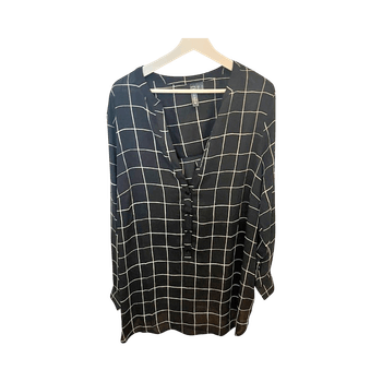 Mustavalkoinen ruudullinen paita