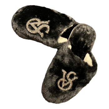 Black faux fur slippers
